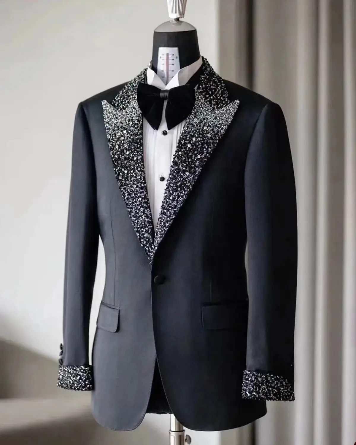 Aidase Wedding Men's Suits Tailored Beads Pearls 1-Piece Blazer Peaked Lapel Formal Casual Occasions Custom Made Plus Size Tuxedo Coat