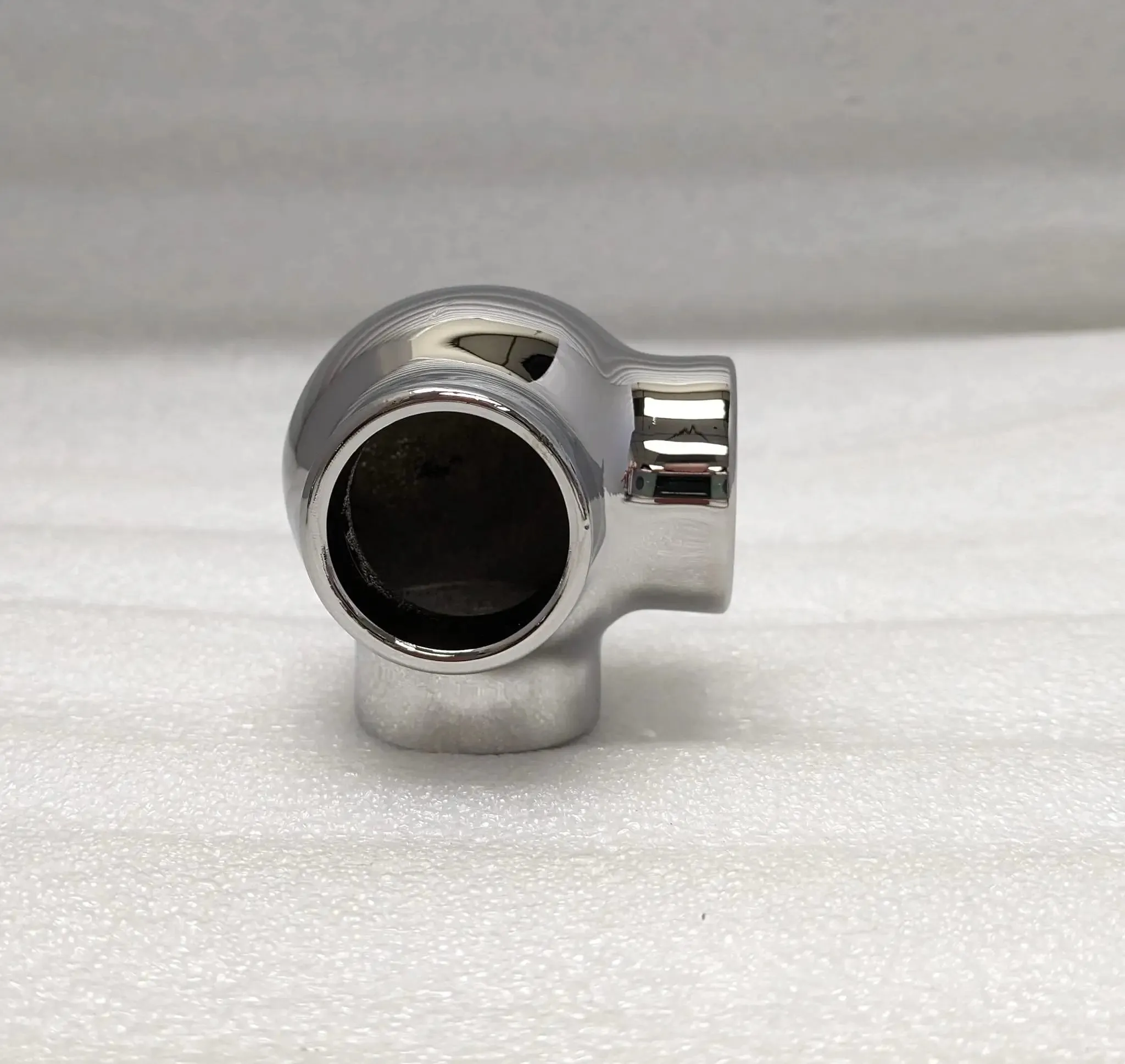 Ball Side Outlet Elbow for 1" Tubing