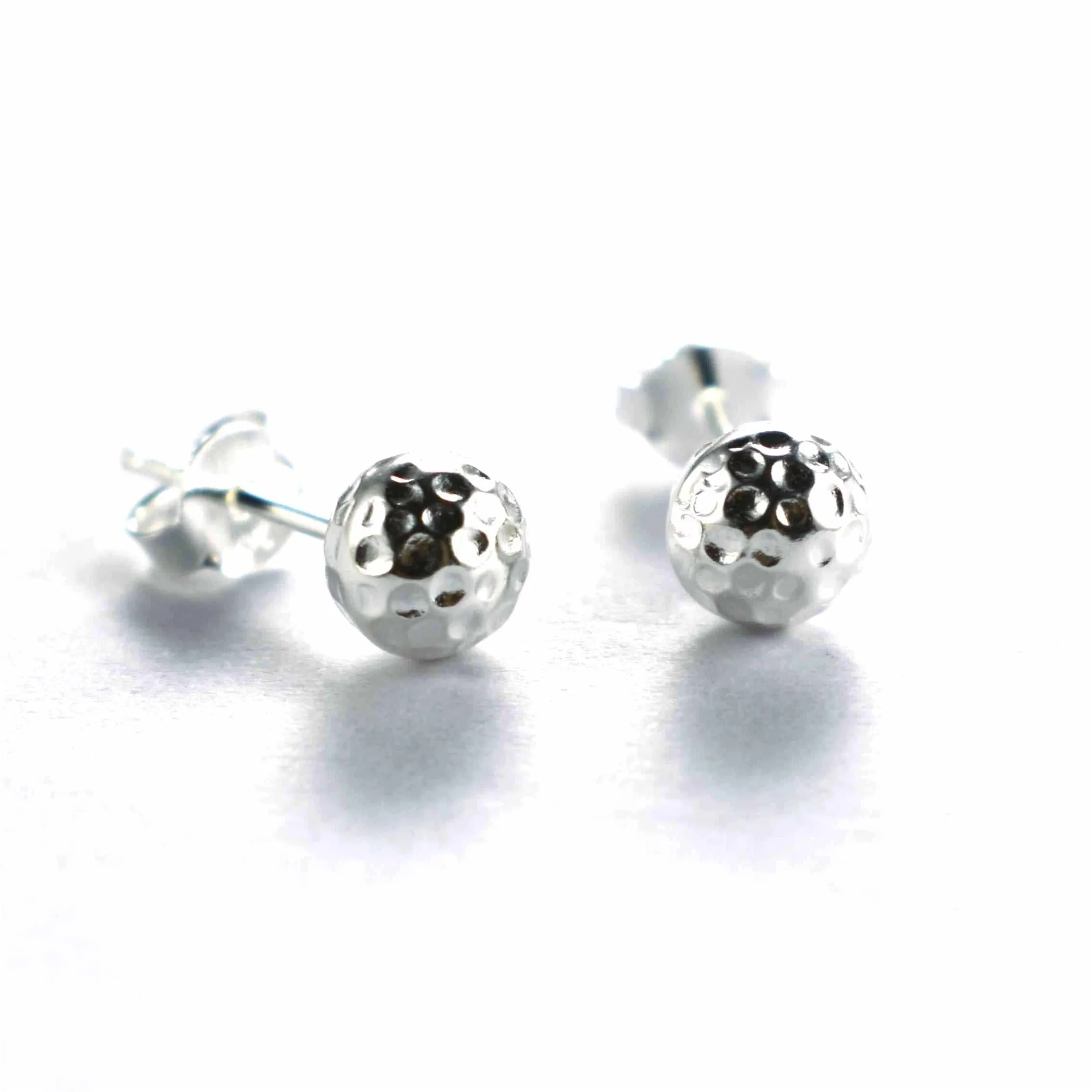 Ball stud earring with hummer pattern