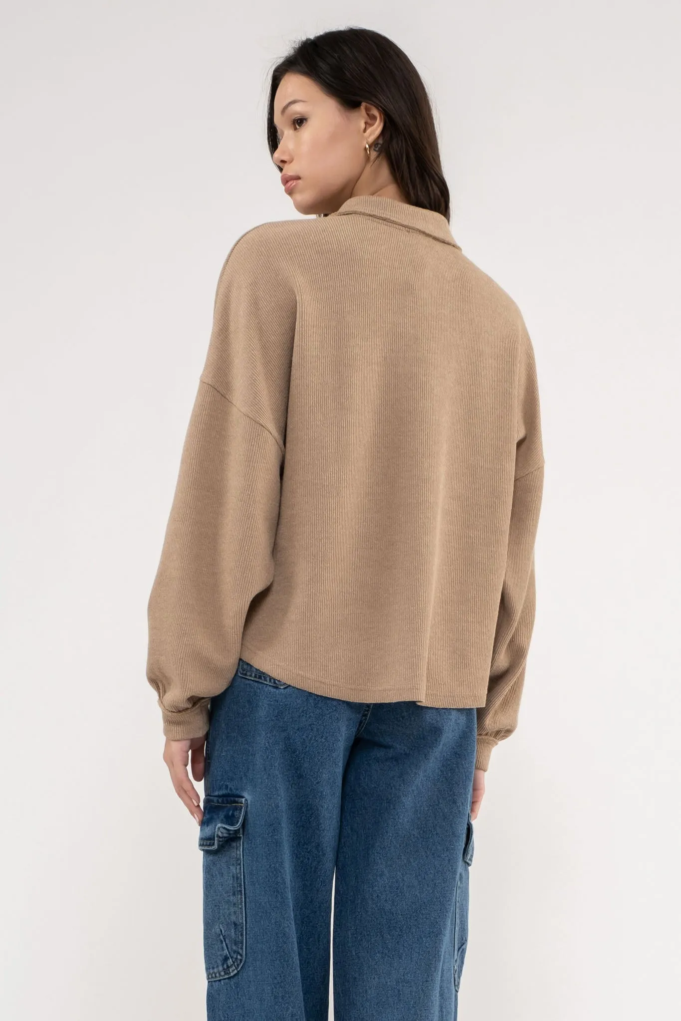 COLLARED RAW EDGE KNIT TOP