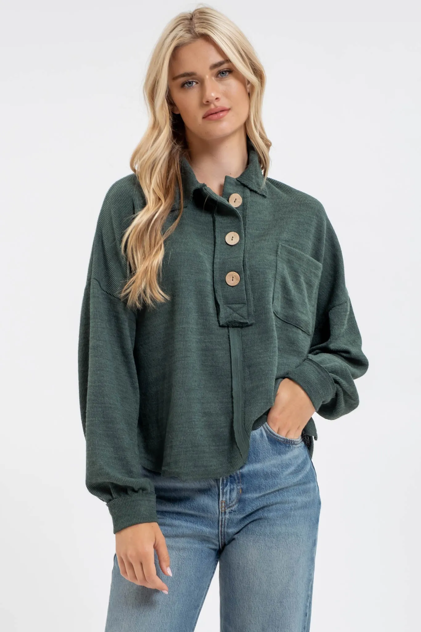 COLLARED RAW EDGE KNIT TOP