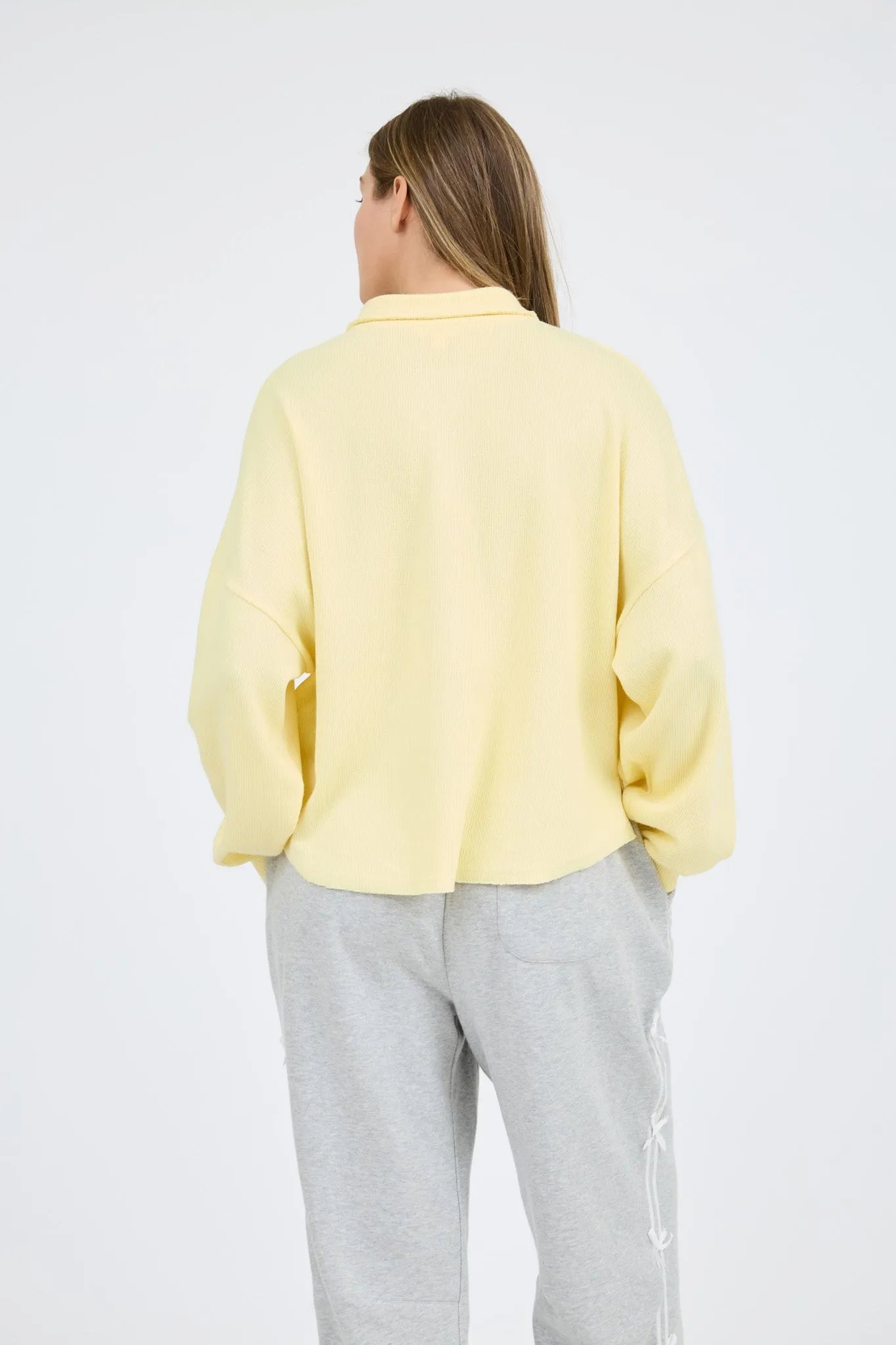 COLLARED RAW EDGE KNIT TOP