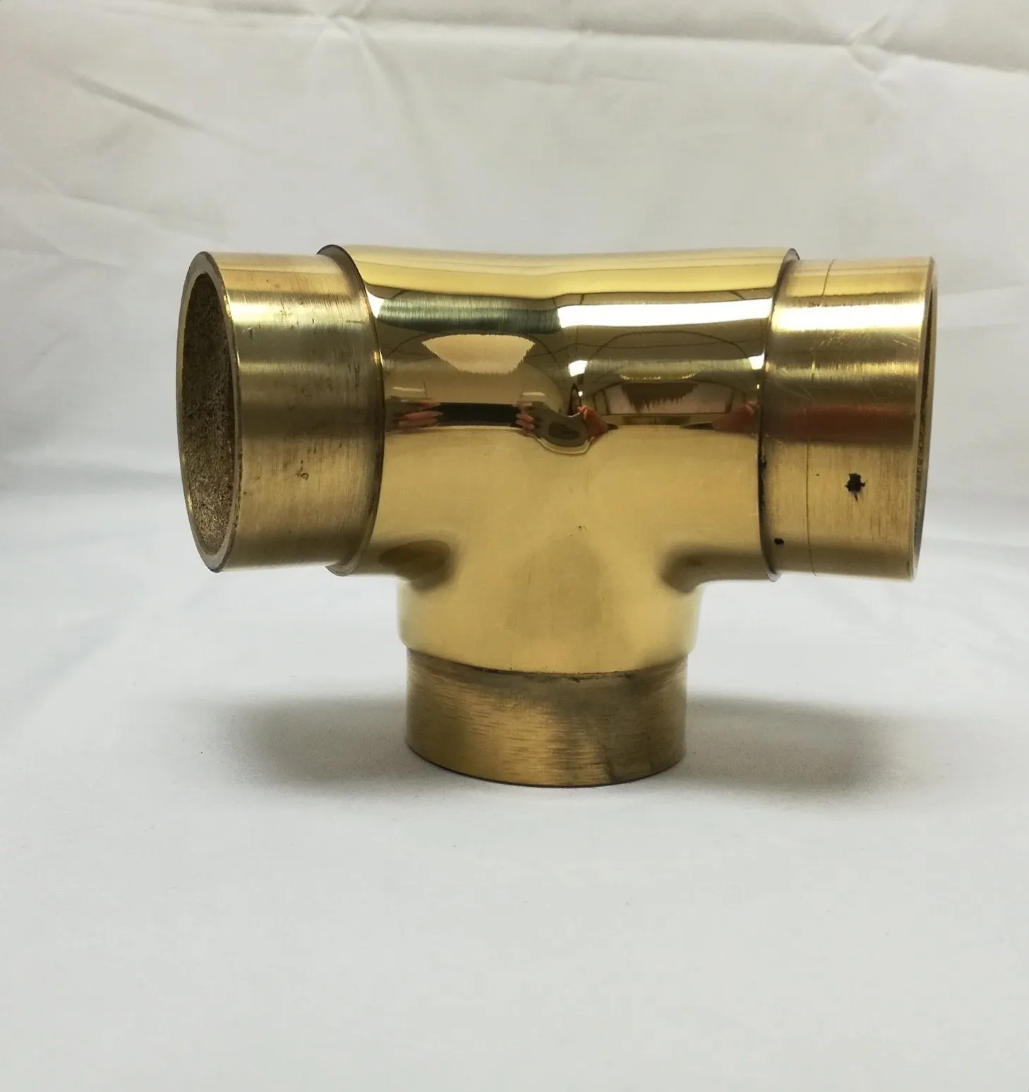 Flush 135° Side Outlet Elbow for 2" Tubing