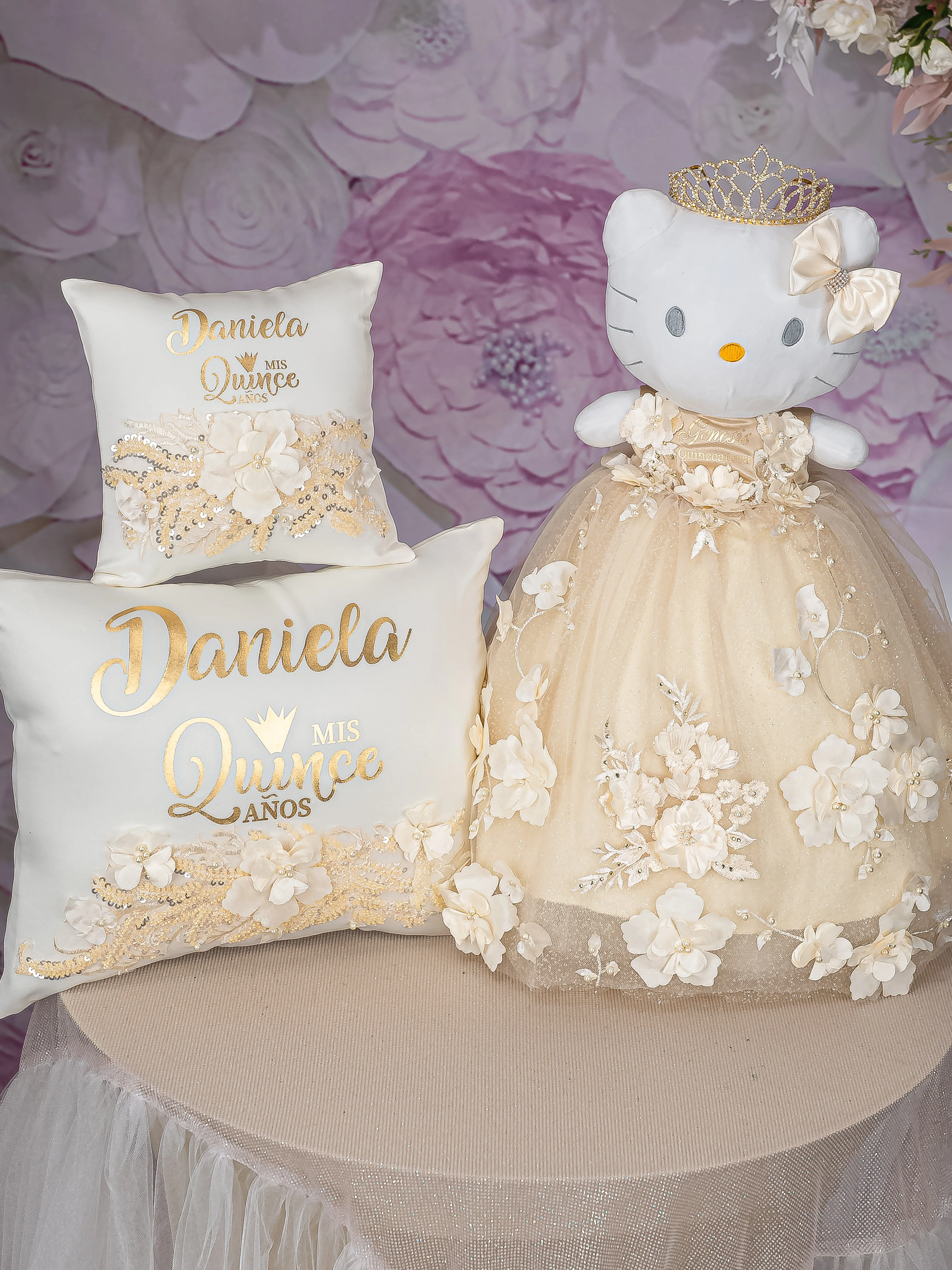 Gold Kitty for quinceanera