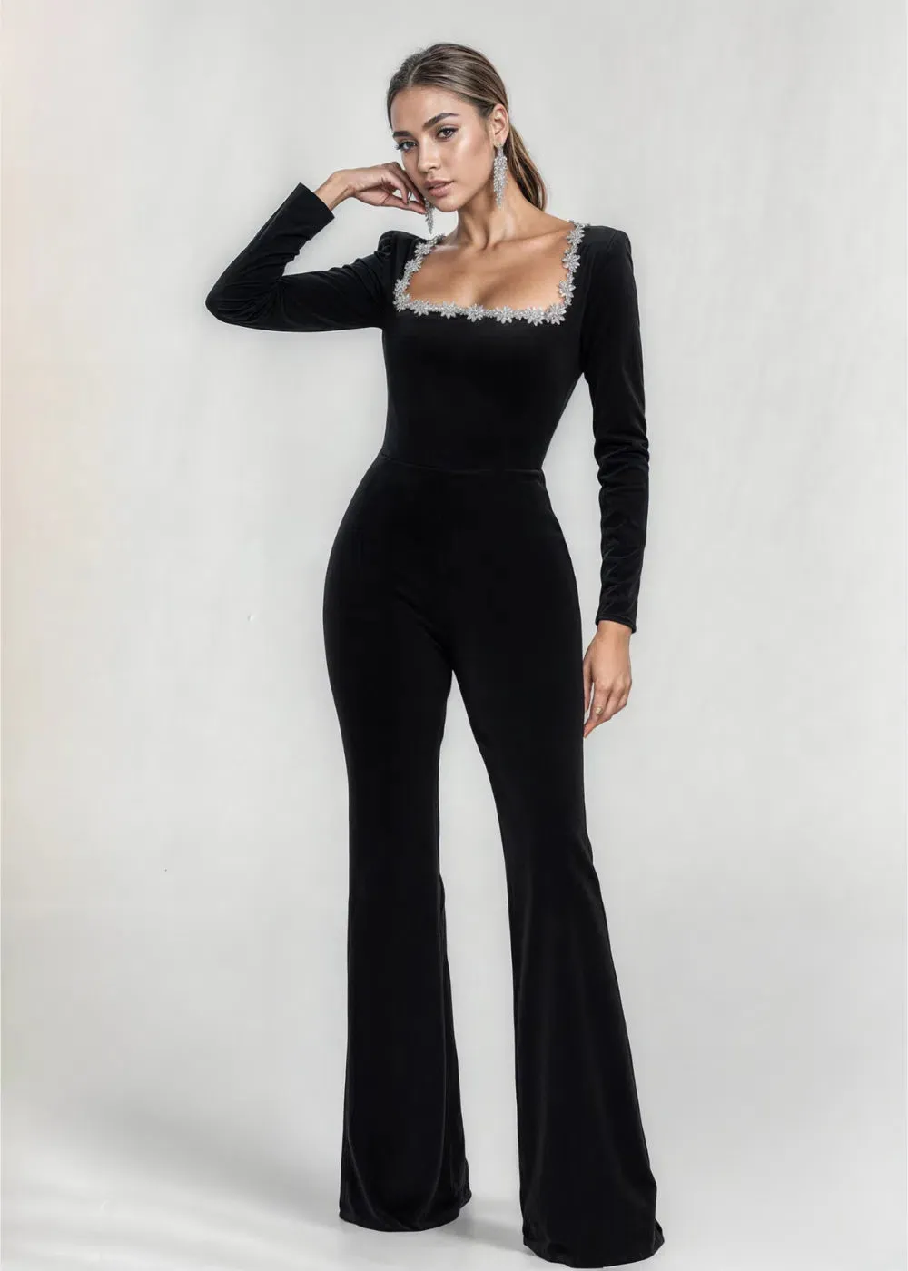 Louvetta – Bold neckline – Square-neck jumpsuit