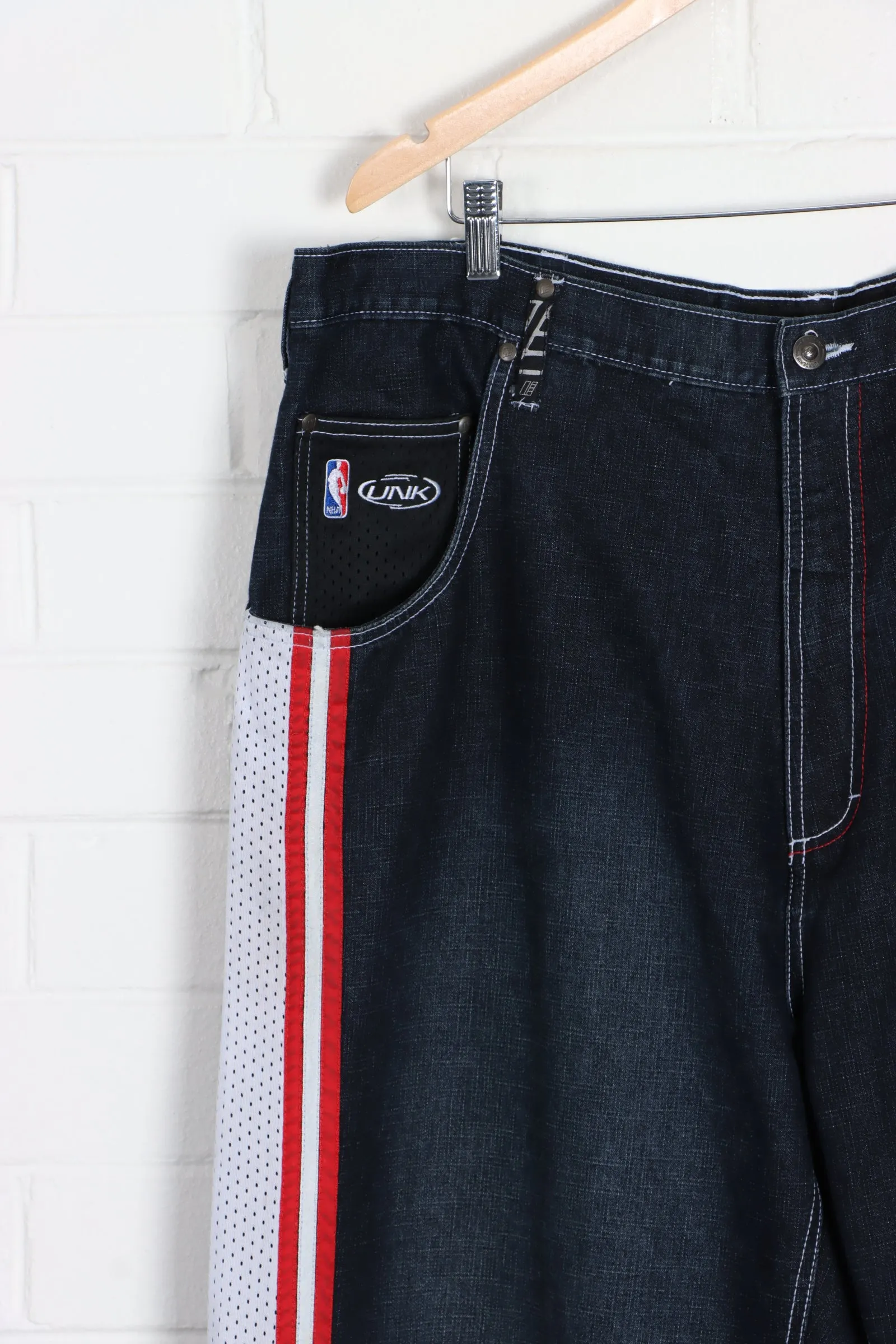 NBA UNK Miami Heat Embroidered Y2K Jeans (40)