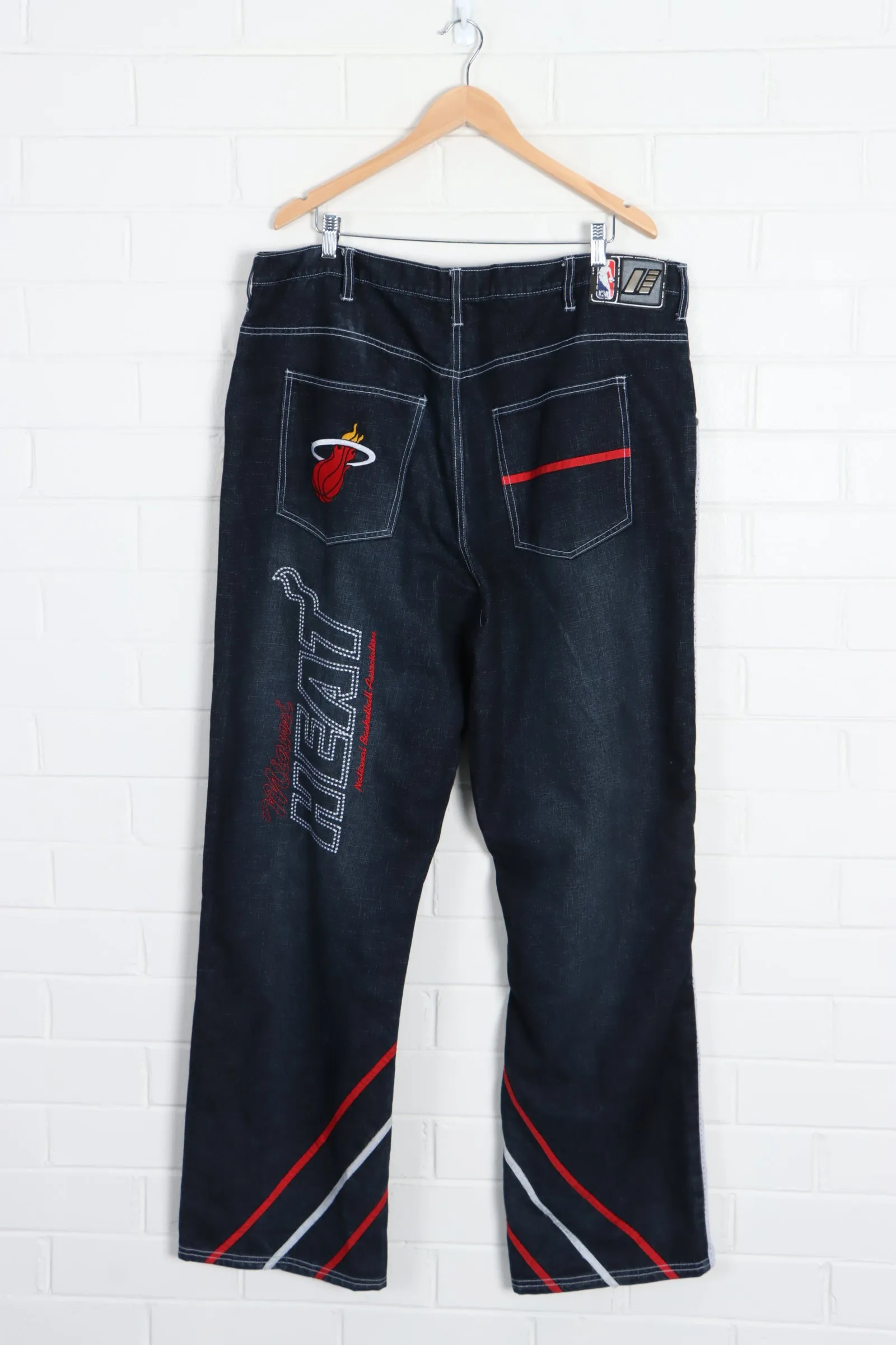 NBA UNK Miami Heat Embroidered Y2K Jeans (40)