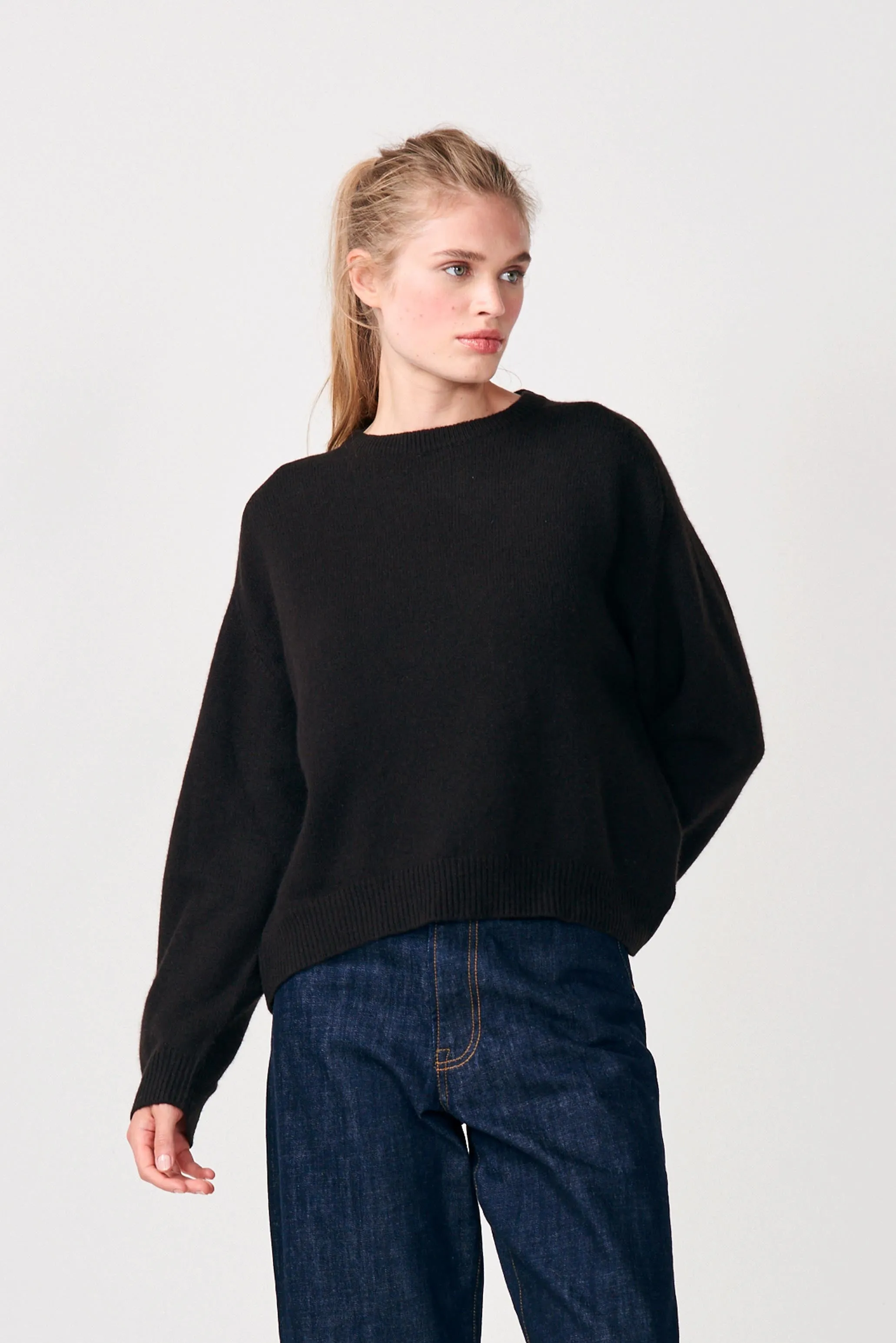 Oversize Heavy Cashmere Crew in Bitter