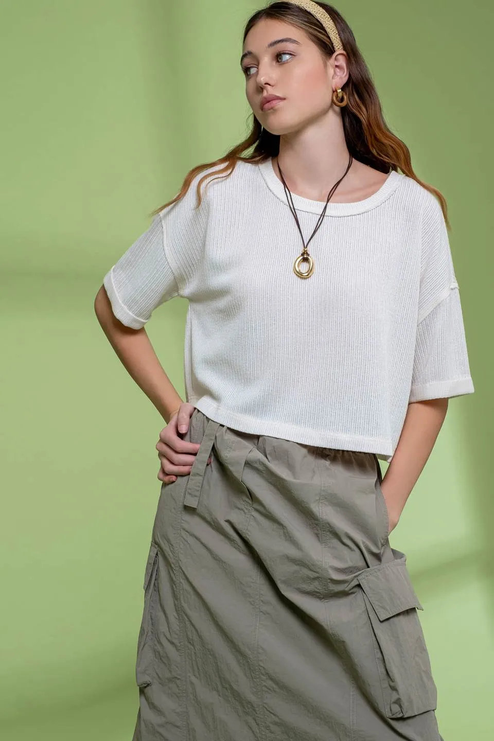 SHORT FOLD SLEEVE KNIT CROP TOP