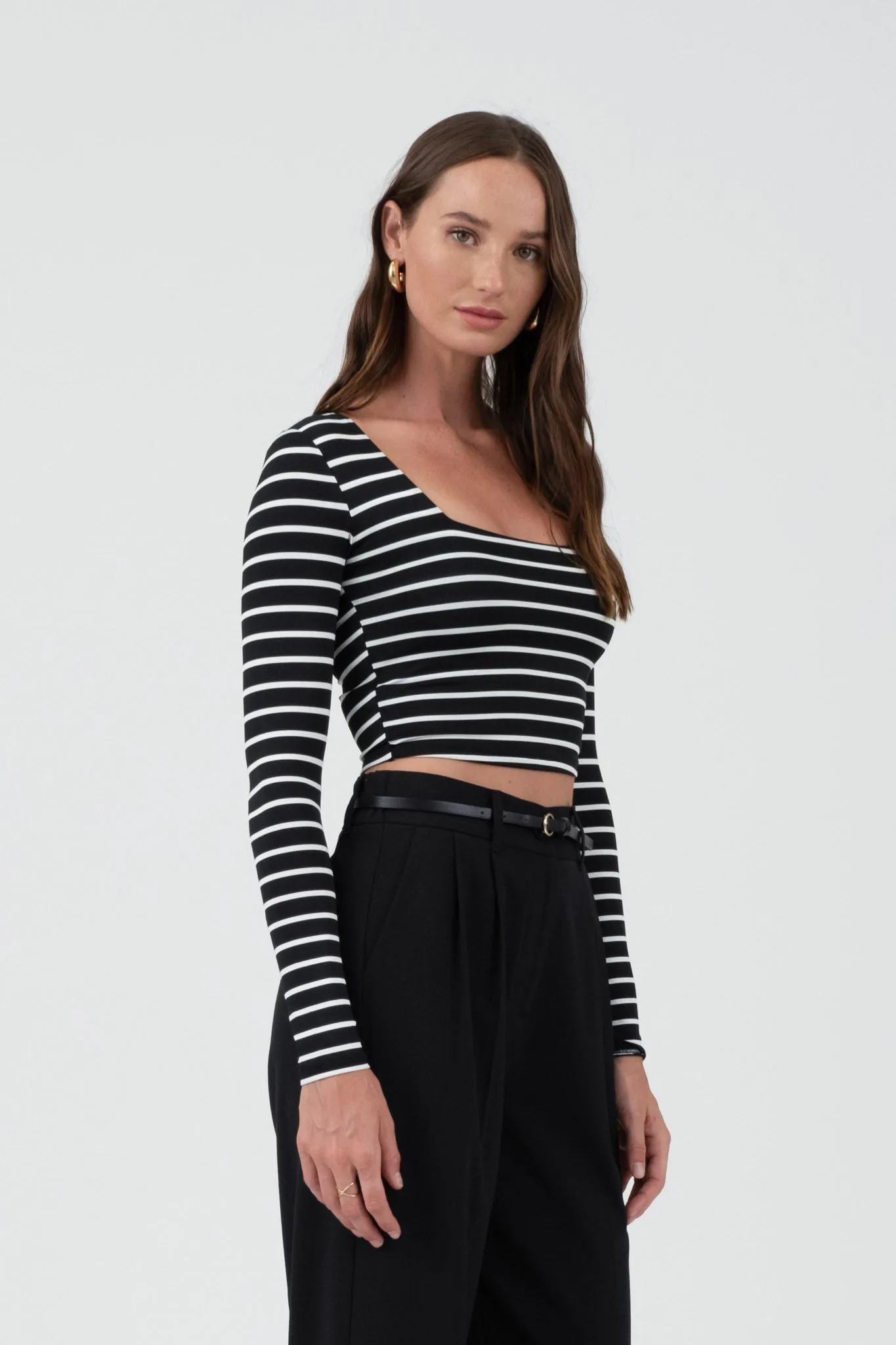 SQUARE NECK STRIPED LONG SLEEVE CROPPED KNIT TOP